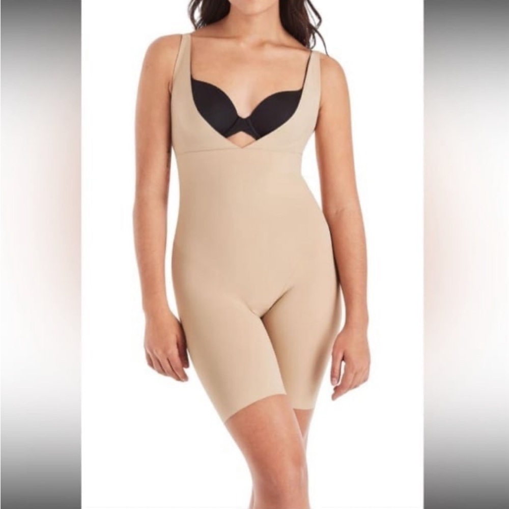 Maidenform Women's Body Shaper Firm Control Open-bust NWT size S
